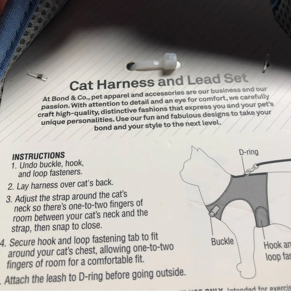 NWT cat harness leash set